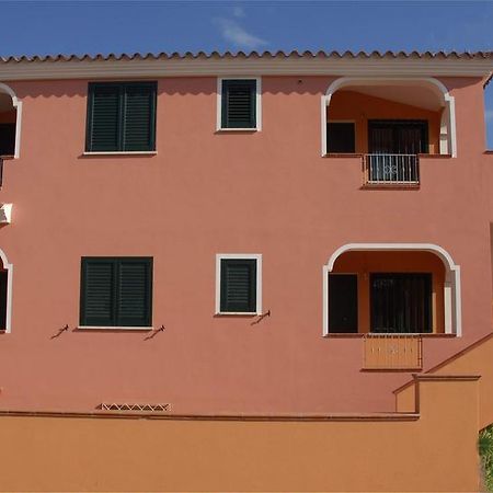 Appartamenti Le Ginestre E Gli Oleandri Cala Liberotto Exterior photo