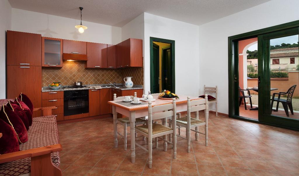 Appartamenti Le Ginestre E Gli Oleandri Cala Liberotto Room photo