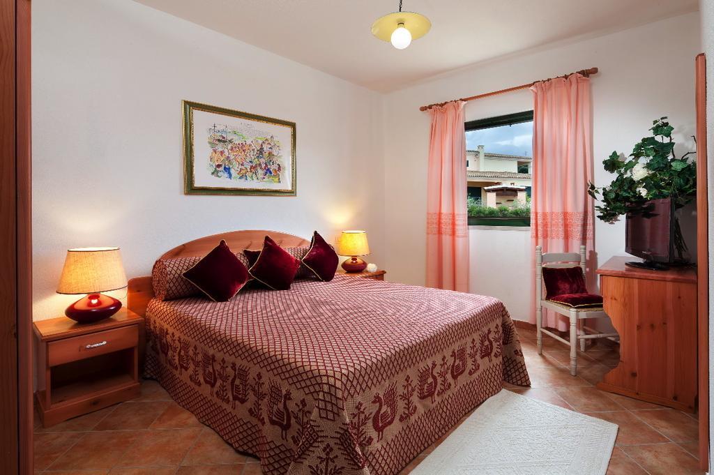 Appartamenti Le Ginestre E Gli Oleandri Cala Liberotto Room photo